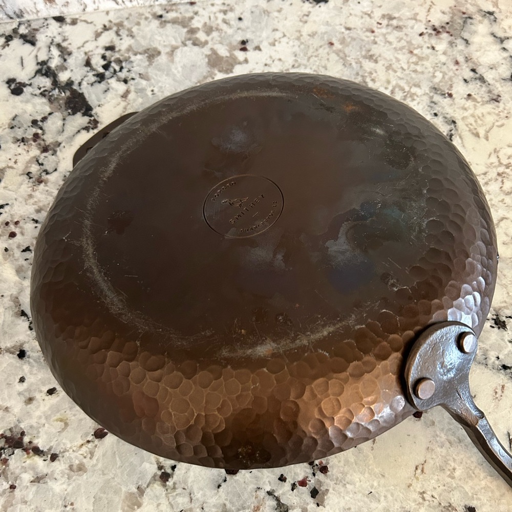 Smithey Farmhouse Skillet - Picture 2 of 8